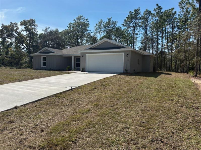 Exterior details and patio area of a home in , Citrus Springs (Image 25).