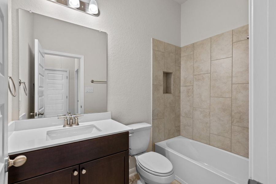 Representative furnished interior of a home built from the Travis by Beazer Homes in Veranda, San Antonio (Image 7).