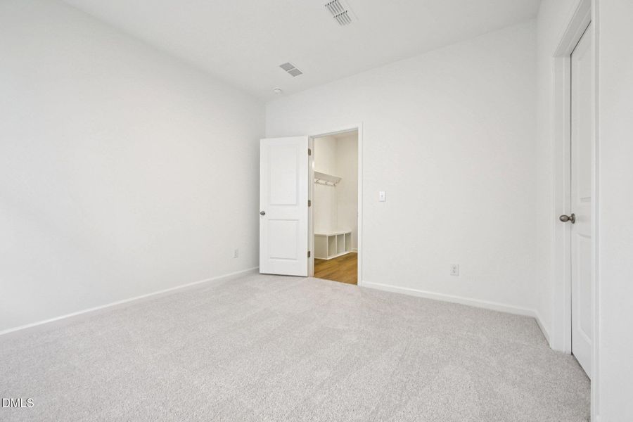 24-web-or-mls-Emeline Wy-S2703-024