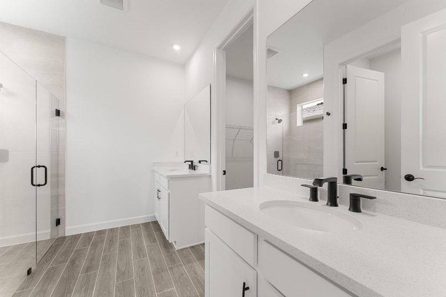 US_SEF_BRIAR_LOT 100_owners bath