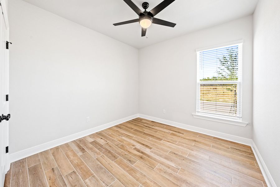 Spacious, unfurnished interior of a new home in Natureview, Freeport (Image 12).