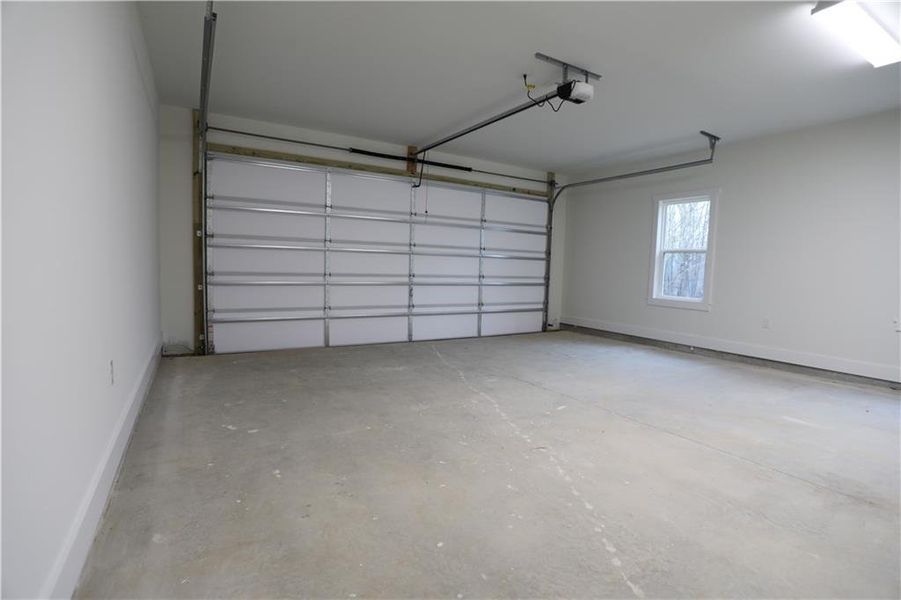 Spacious, unfurnished interior of a new home in , Dawsonville (Image 16).