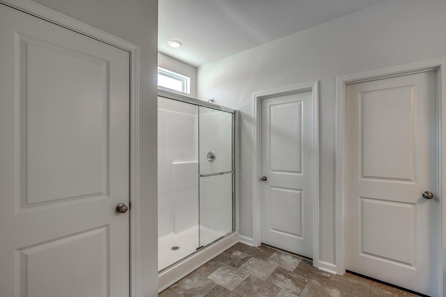 Spacious, unfurnished interior of a new home in , Summerville (Image 45).
