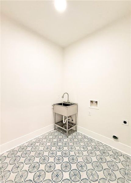 Spacious, unfurnished interior of a new home in , Marietta (Image 36).