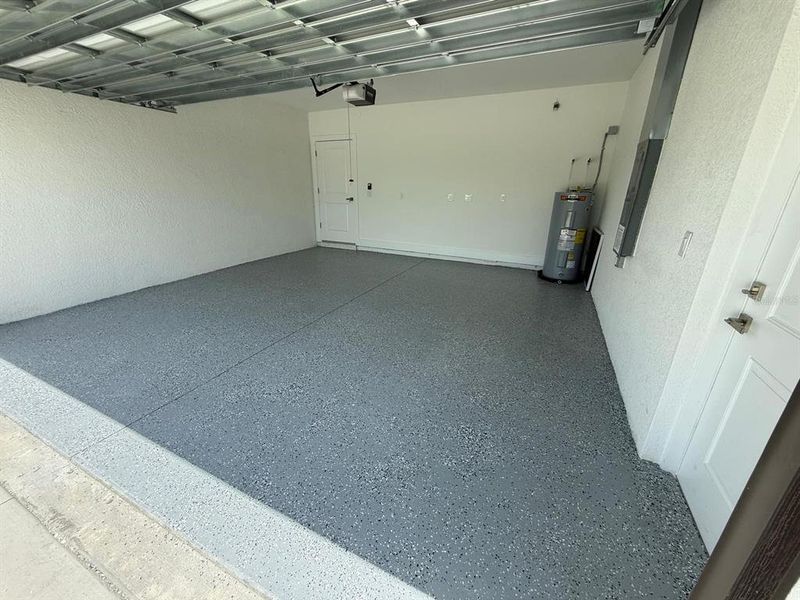 Spacious, unfurnished interior of a new home in , Lehigh Acres (Image 26).