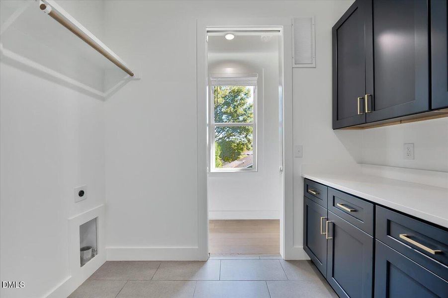 33-732 Hopkins St-33