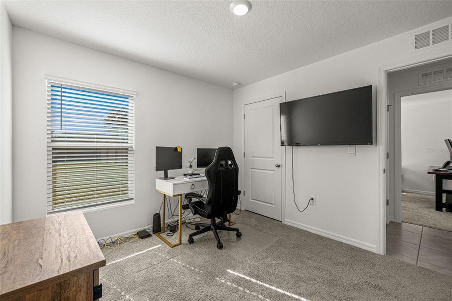 Furnished interior view inside a new home in , Dade City (Image 9).