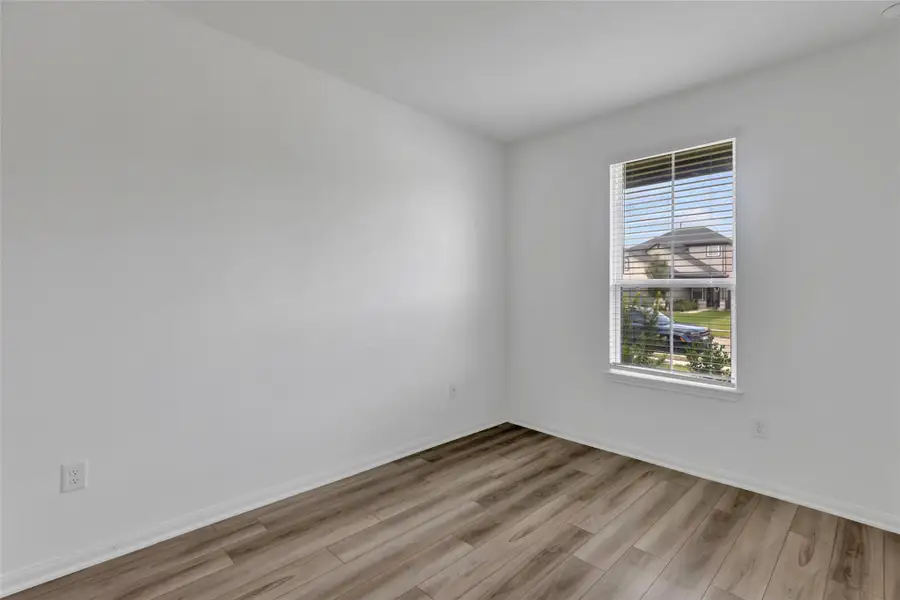 Spacious, unfurnished interior of a new home in , Tomball (Image 31). Spacious, unfurnished interior of a new home in , Tomball (Image 31).