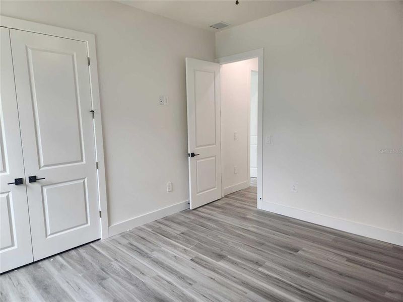 Spacious, unfurnished interior of a new home in , Homosassa (Image 24).