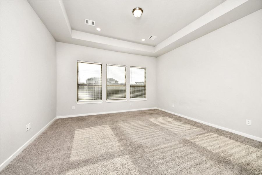 Spacious, unfurnished interior of a new home in , Katy (Image 38).