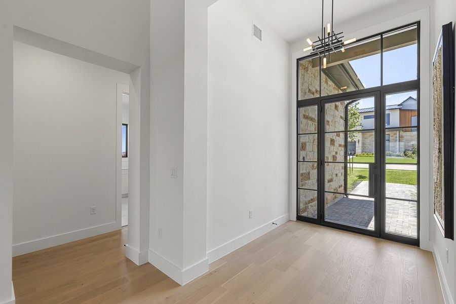 Spacious, unfurnished interior of a new home in Milky Way at River Place, Austin (Image 22). Spacious, unfurnished interior of a new home in Milky Way at River Place, Austin (Image 22).
