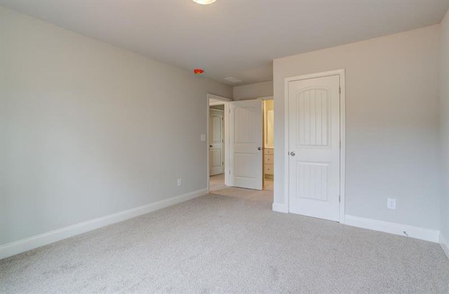 Spacious, unfurnished interior of a new home in Terraces at Paravel, Acworth (Image 22).