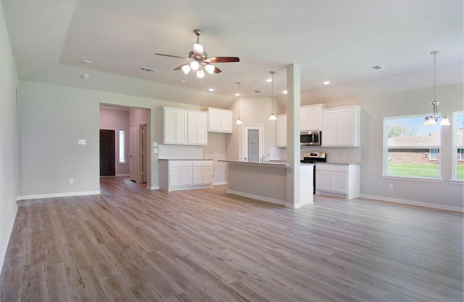 Spacious, unfurnished interior of a new home in Columbia Lakes, West Columbia (Image 12). Spacious, unfurnished interior of a new home in Columbia Lakes, West Columbia (Image 12).