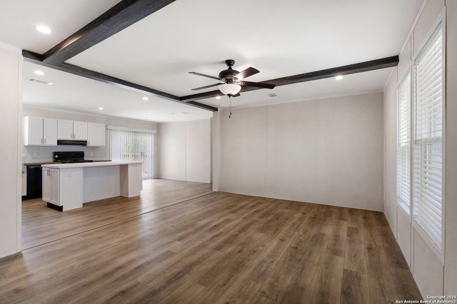 Spacious, unfurnished interior of a new home in , San Antonio (Image 13).