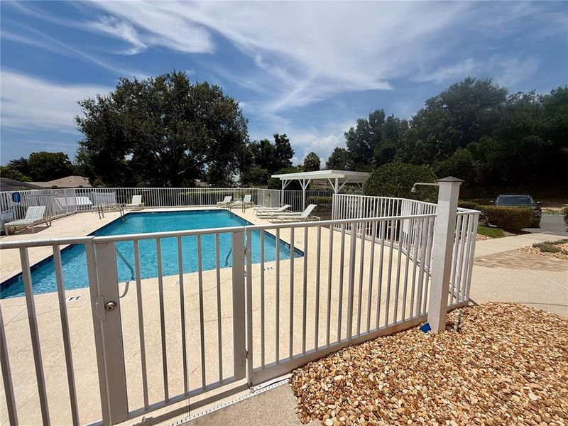 Community amenities in , Beverly Hills (Image 44).
