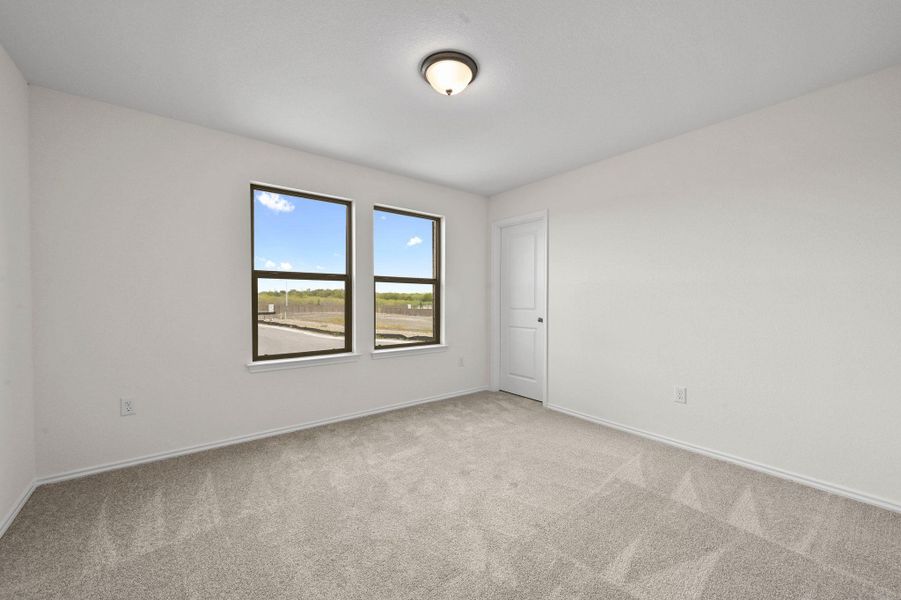 Spacious, unfurnished interior of a new home in Stoney Chase, Del Valle (Image 17).