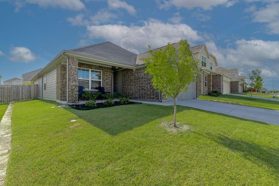 Welcome to your new home at 9921 Flying Wing Welcome to your new home at 9921 Flying Wing