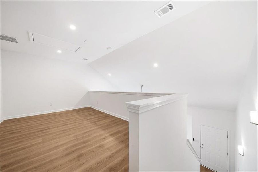 Spacious, unfurnished interior of a new home in , Union City (Image 27).