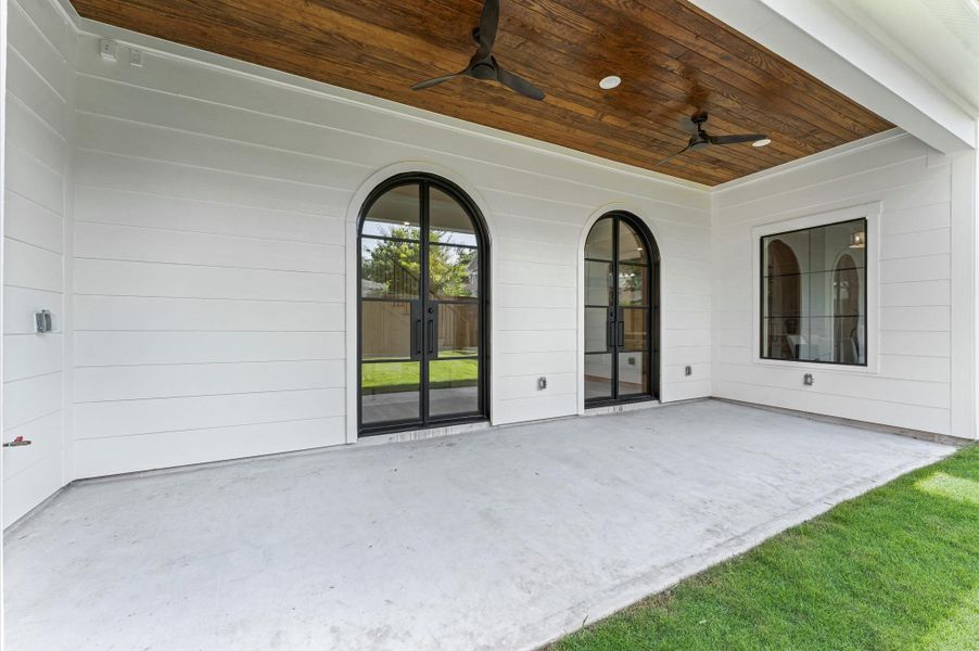 Covered Patio. *Previous project by the same developer, floor plans and selections may vary.*