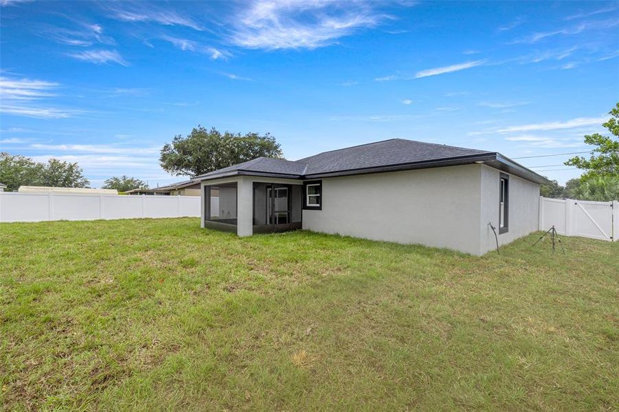 Exterior details and patio area of a home in , Ocala (Image 15).