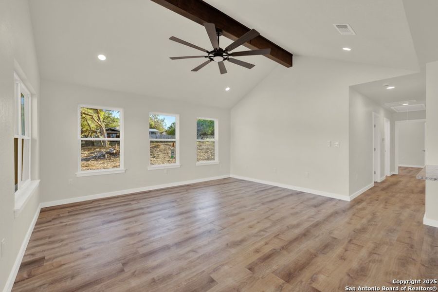 Spacious, unfurnished interior of a new home in , Canyon Lake (Image 35).
