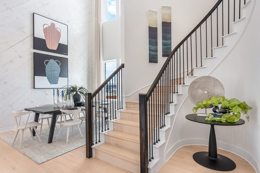 Image 6 representing the Linden by Tri Pointe Homes in Lagos Reserve, Manor, TX.