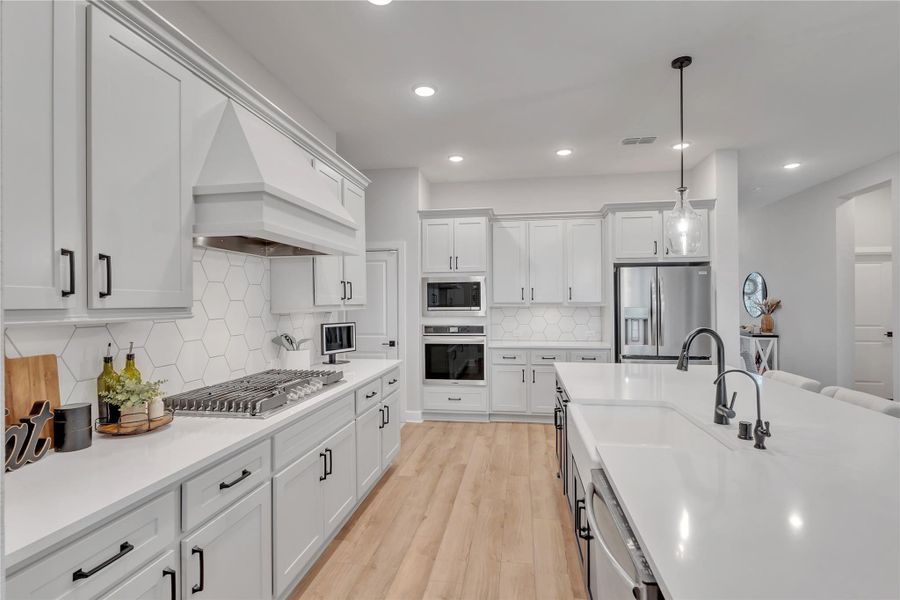 Kitchen - Beautiful Island and Ceramic Sink Kitchen - Beautiful Island and Ceramic Sink