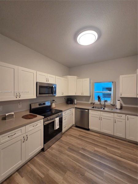 Furnished interior view inside a new home in , Sebring (Image 40).