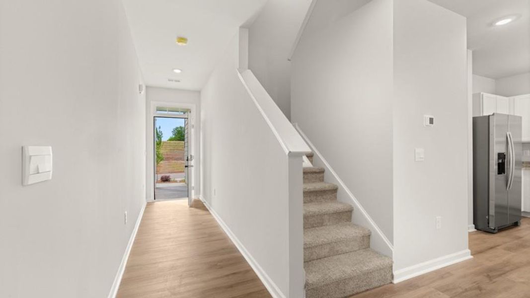 Spacious, unfurnished interior of a new home in , Gainesville (Image 14).