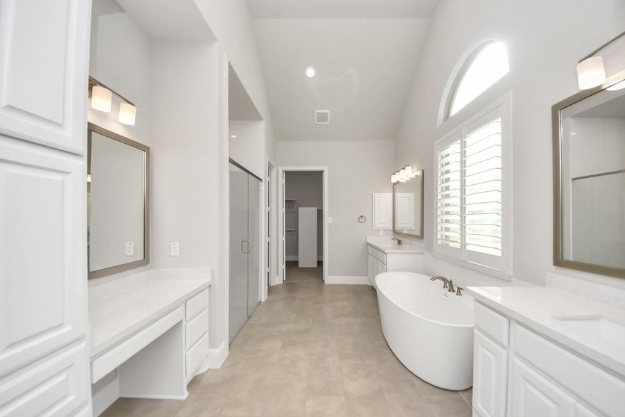 Furnished interior view inside a new home in Sienna 70', Missouri City (Image 26). Furnished interior view inside a new home in Sienna 70', Missouri City (Image 26).