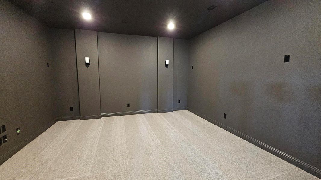 Spacious, unfurnished interior of a new home in Sienna 65', Missouri City (Image 9).