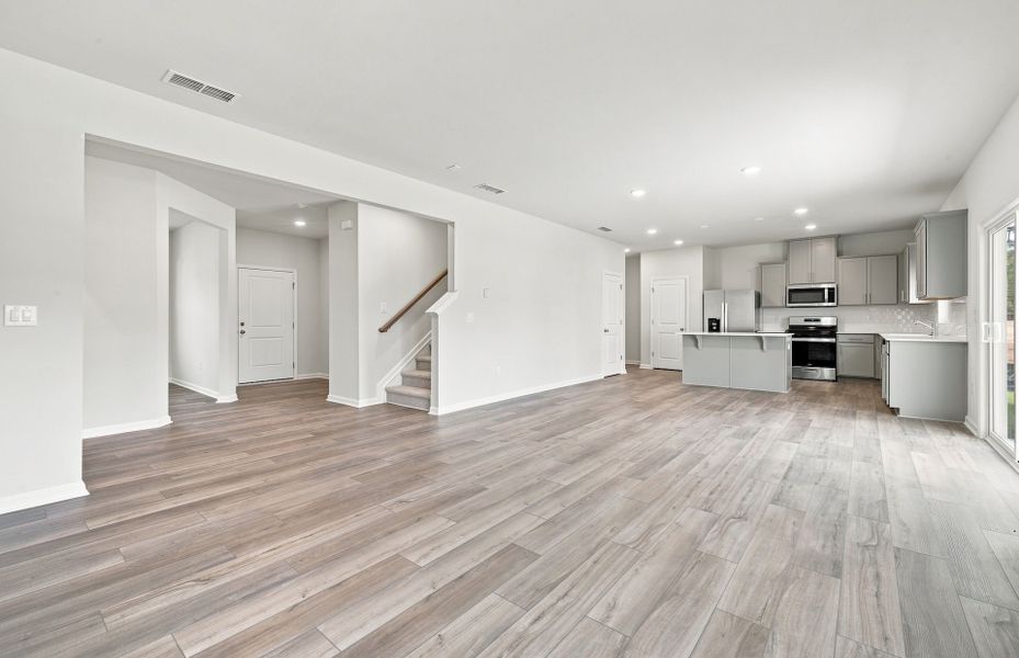 Spacious, unfurnished interior of a new home in Westford, Sanford (Image 25).