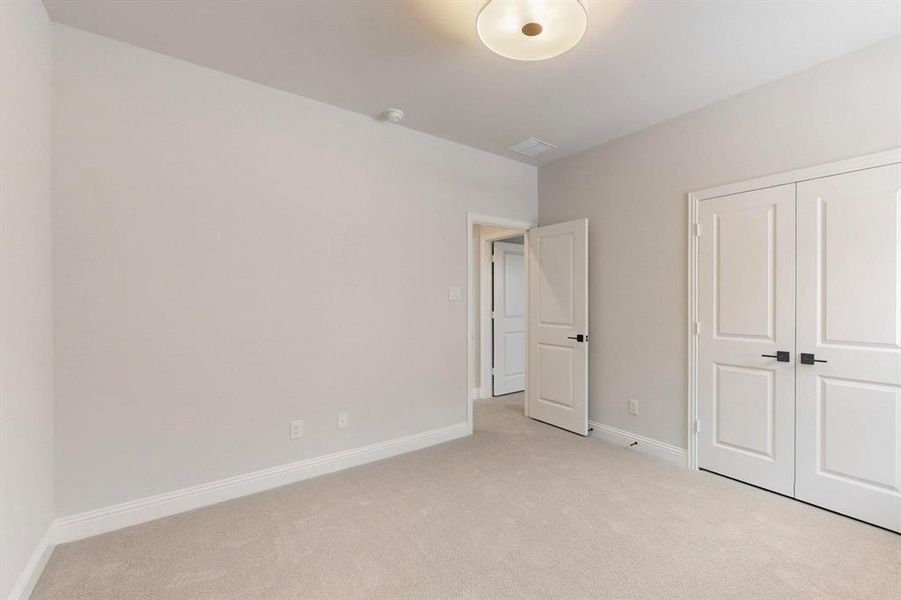 Spacious, unfurnished interior of a new home in , Rowlett (Image 17).