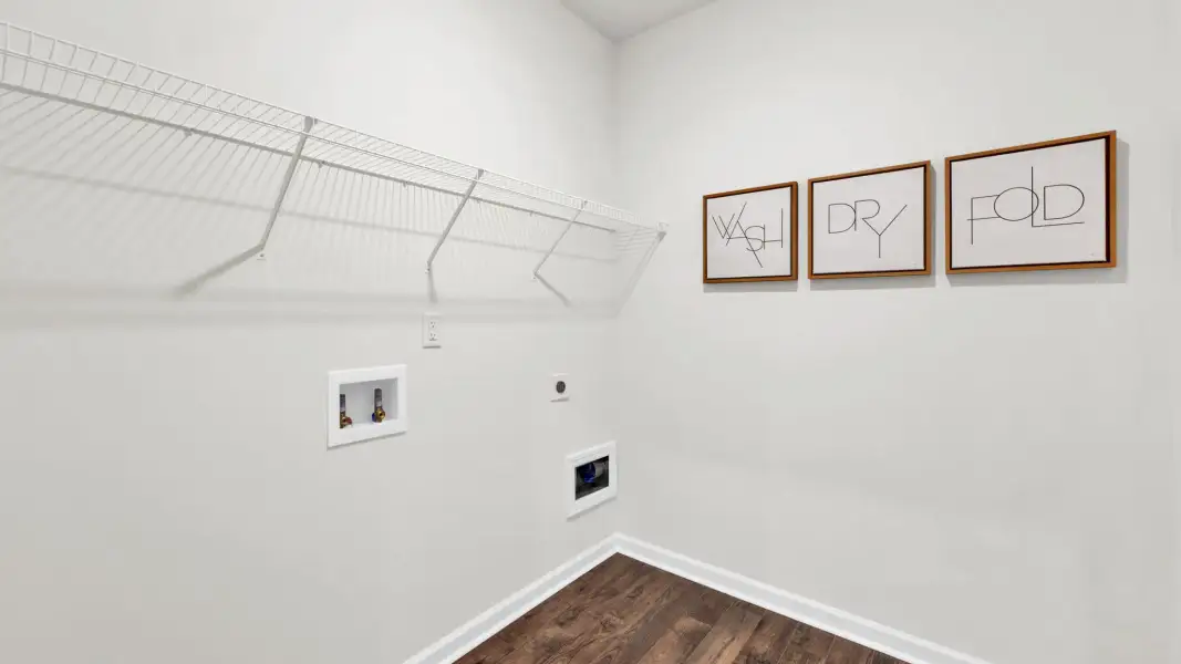 Spacious, unfurnished interior of a new home in Millstone Village, Morristown (Image 19).