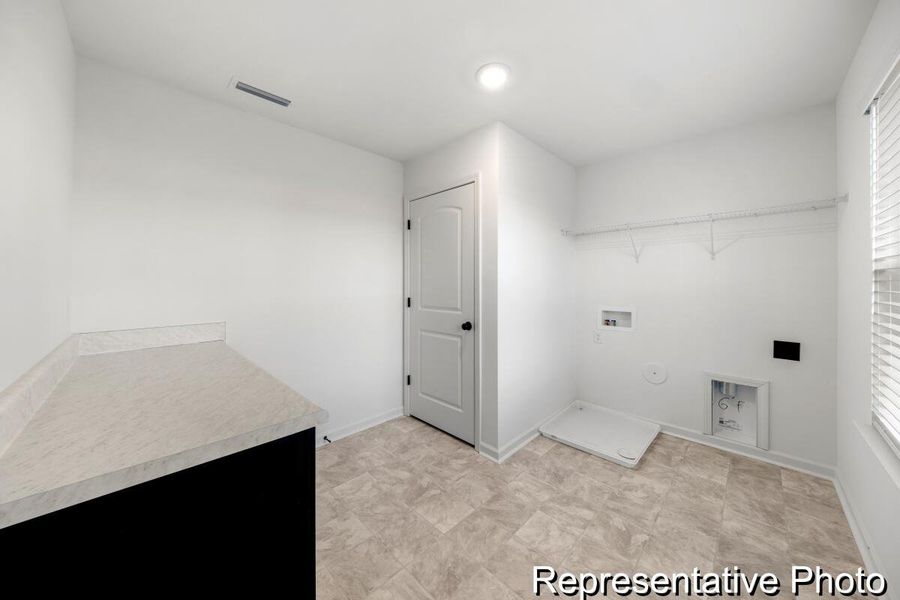 Spacious, unfurnished interior of a new home in , Ravenel (Image 29).