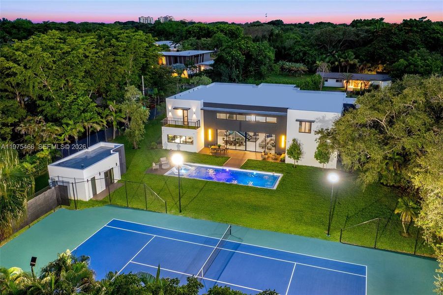 Community amenities in , Pinecrest (Image 80).