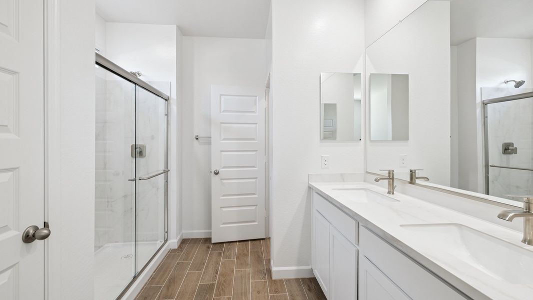 Furnished interior view inside a new home in Apache Farms, Buckeye (Image 9).