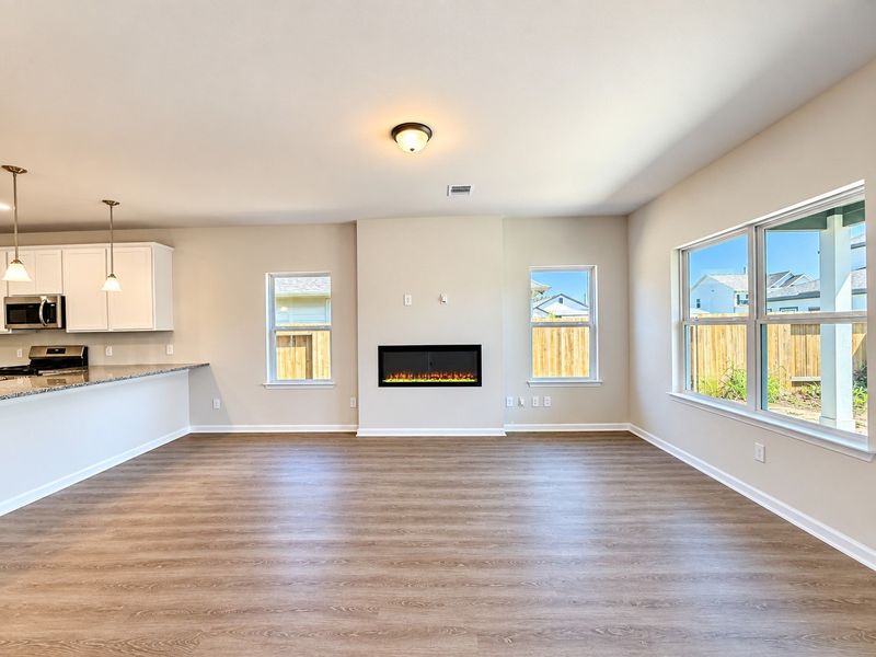 Spacious, unfurnished interior of a new home in Trails at Woodhaven Lakes, La Marque (Image 10). Spacious, unfurnished interior of a new home in Trails at Woodhaven Lakes, La Marque (Image 10).