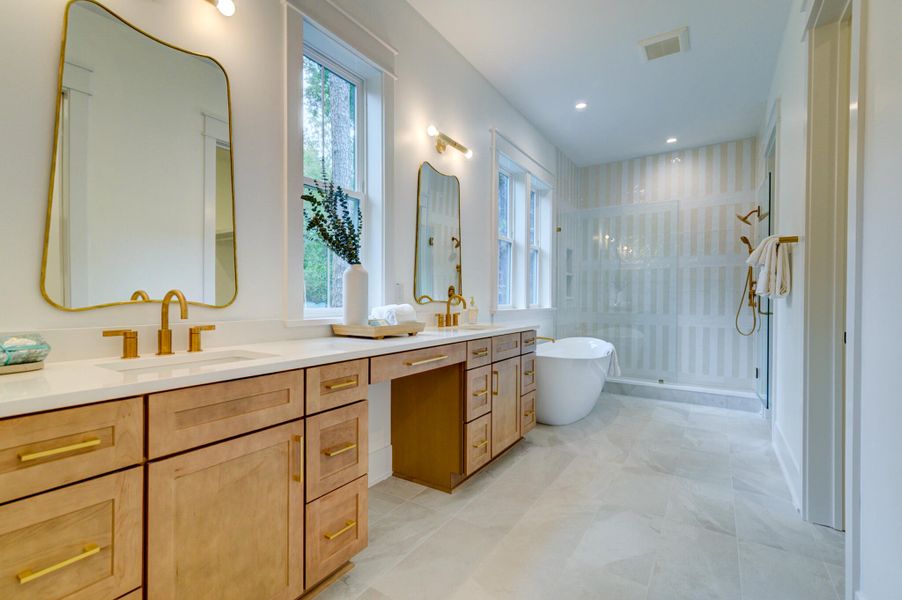 Furnished interior view inside a new home in , Hollywood (Image 46).