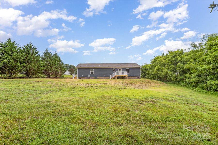 Exterior details and patio area of a home in , Shelby (Image 19).