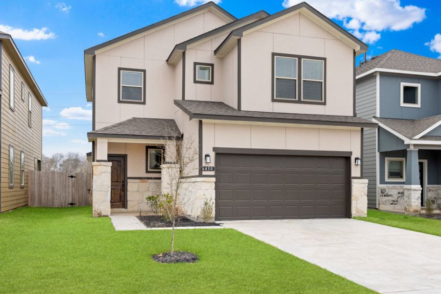 Front exterior of a new home in Glendale Lakes, Rosharon, TX, highlighting curb appeal (Image 21). Front exterior of a new home in Glendale Lakes, Rosharon, TX, highlighting curb appeal (Image 21).