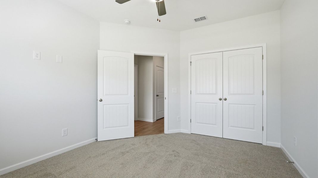 Spacious, unfurnished interior of a new home in Wheatfield, Shelbyville (Image 26).
