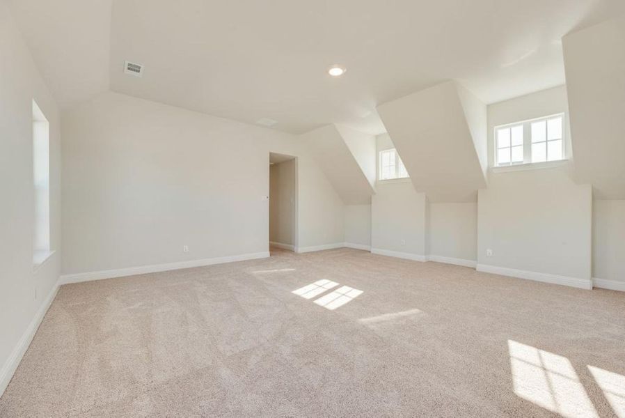 Spacious, unfurnished interior of a new home in Dominion of Pleasant Valley, Wylie (Image 29).