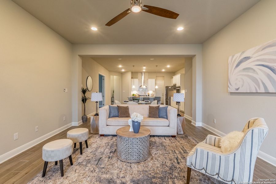 Furnished interior view inside a new home in Cibolo Crossing, Universal City (Image 10).