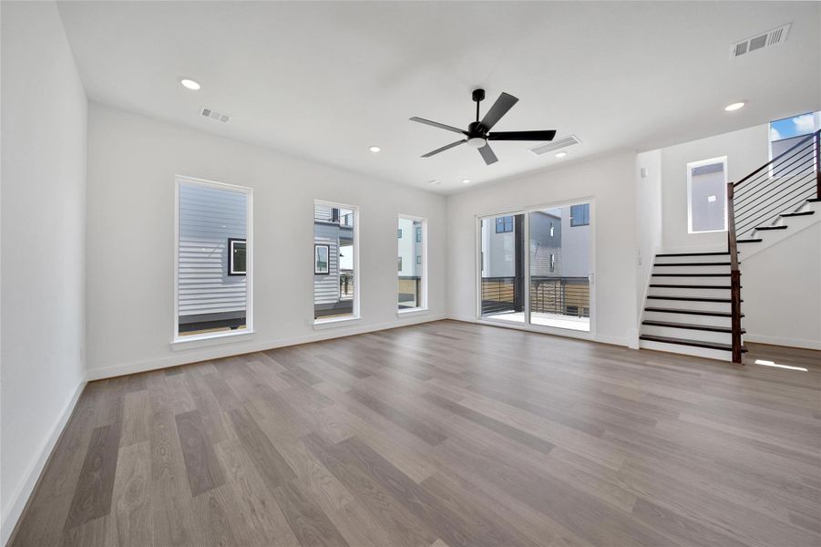 Spacious, unfurnished interior of a new home in Lago Pointe, Seabrook (Image 20). Spacious, unfurnished interior of a new home in Lago Pointe, Seabrook (Image 20).