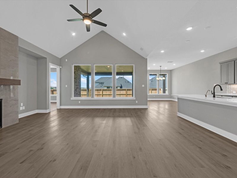 Spacious, unfurnished interior of a new home in Pecan Ridge, Fulshear (Image 21). Spacious, unfurnished interior of a new home in Pecan Ridge, Fulshear (Image 21).