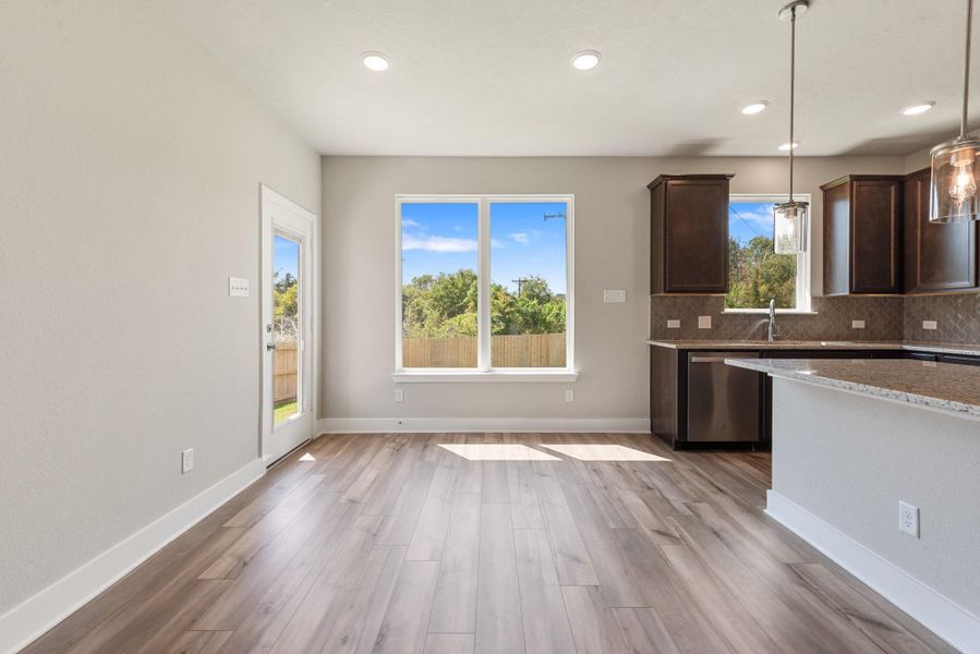 Spacious, unfurnished interior of a new home in , Brenham (Image 27).