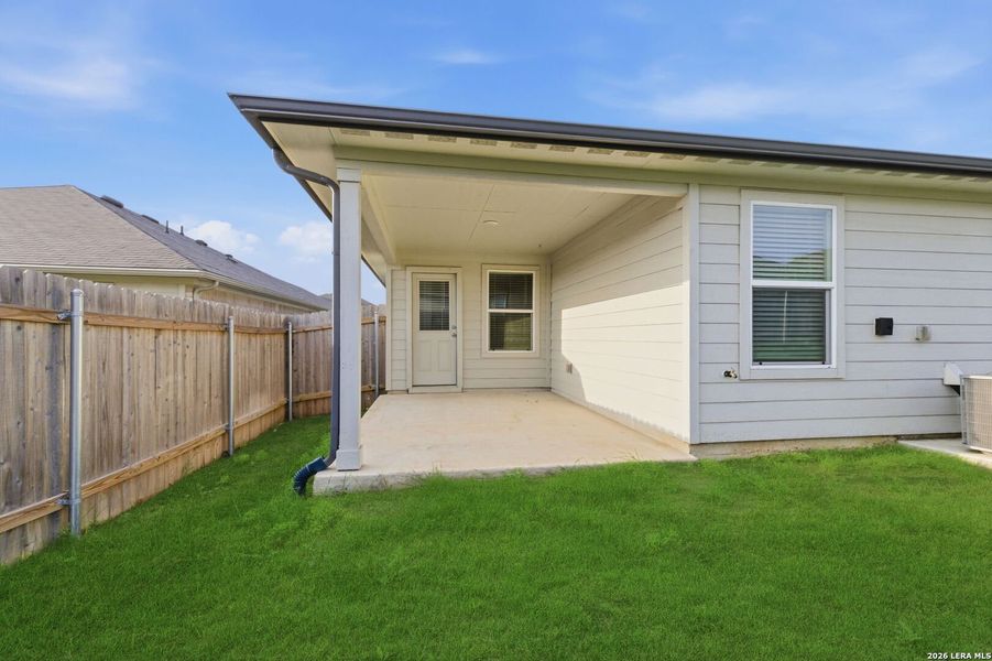 Exterior details and patio area of a home in Arroyo Ranch, Seguin (Image 20).