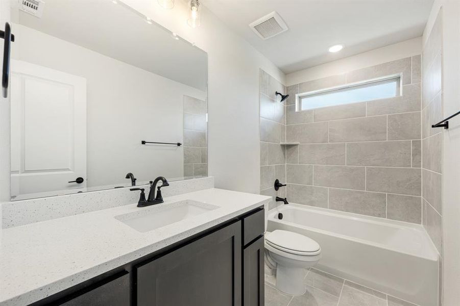 Furnished interior view inside a new home in Arcadia Trails, Balch Springs (Image 8).