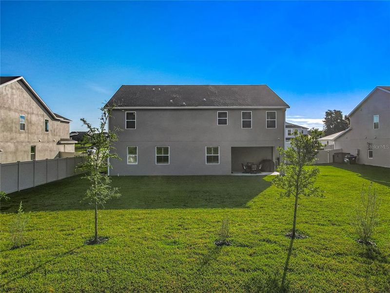 Exterior details and patio area of a home in , Mount Dora (Image 1).